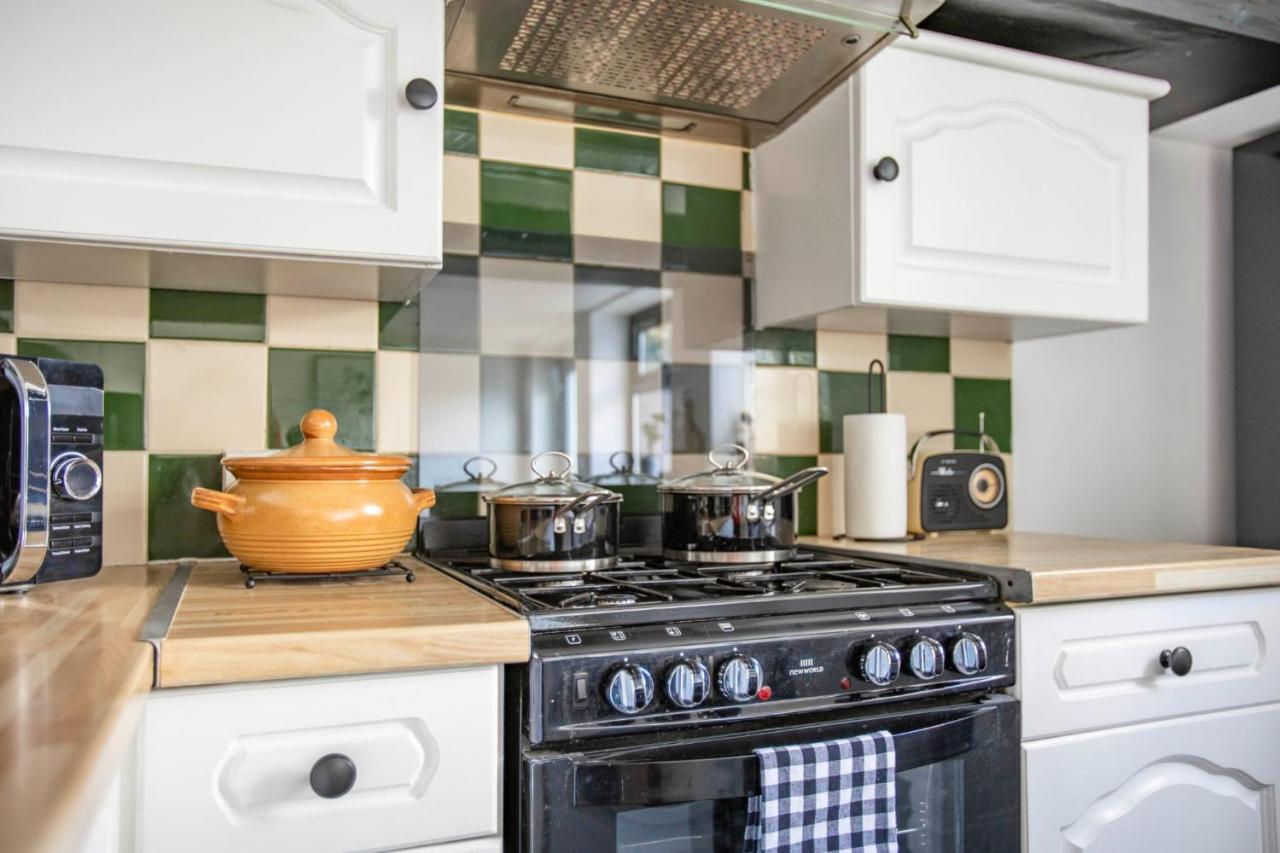 Stunning Character 2Bed Cottage In St Albans Wifi المظهر الخارجي الصورة